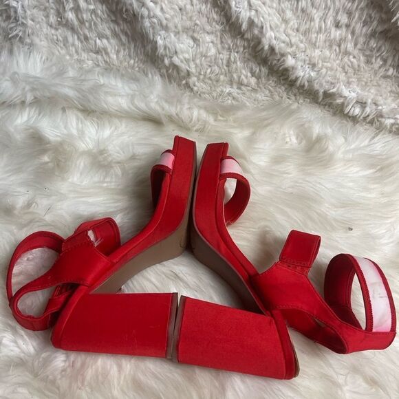 Juicy Couture Glisten fabric Red and white platform ankle strap  heels SZ8.5 M - Picture 14 of 14